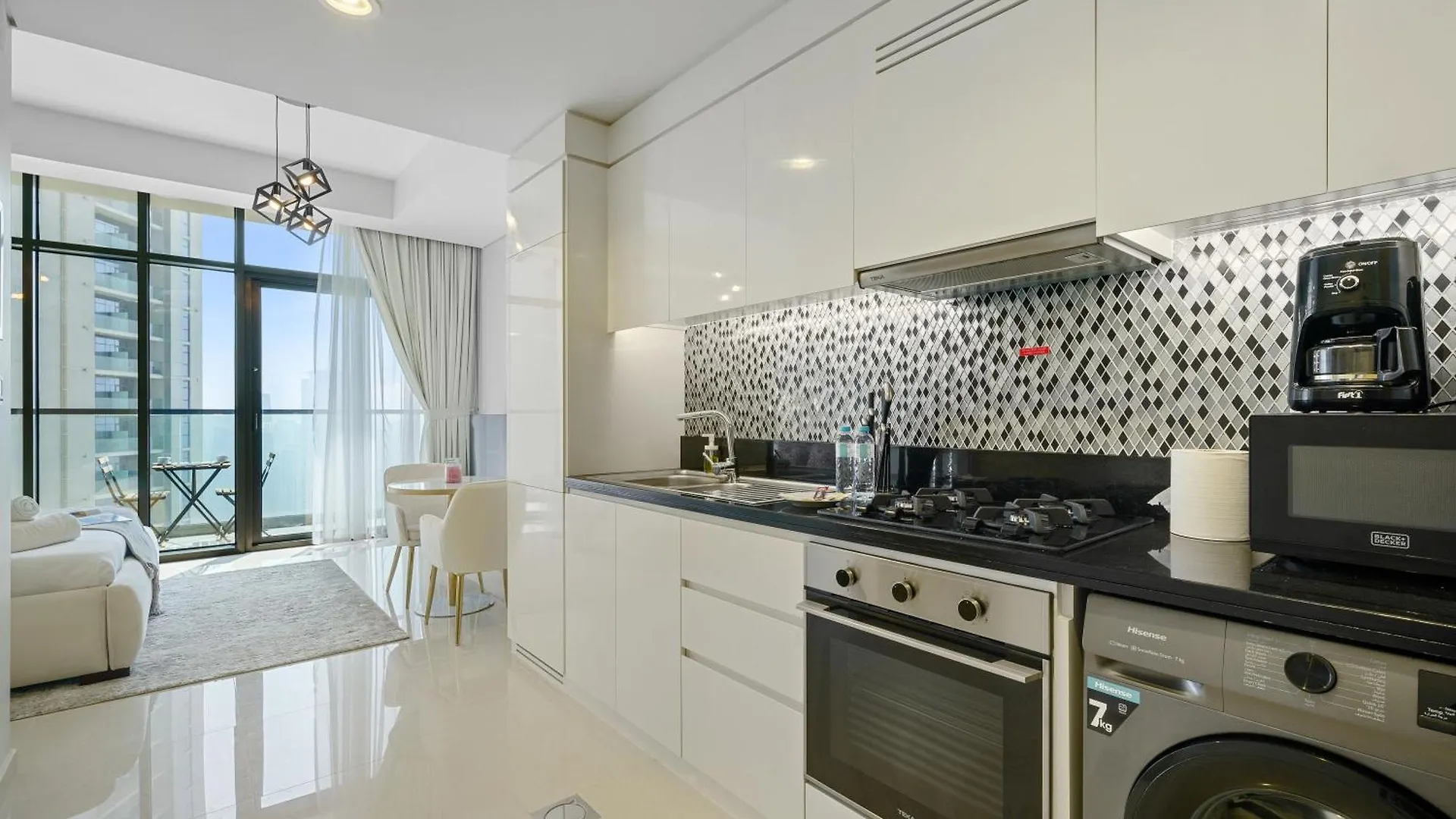 Stylish Studio With Great Views High Floor Dubai